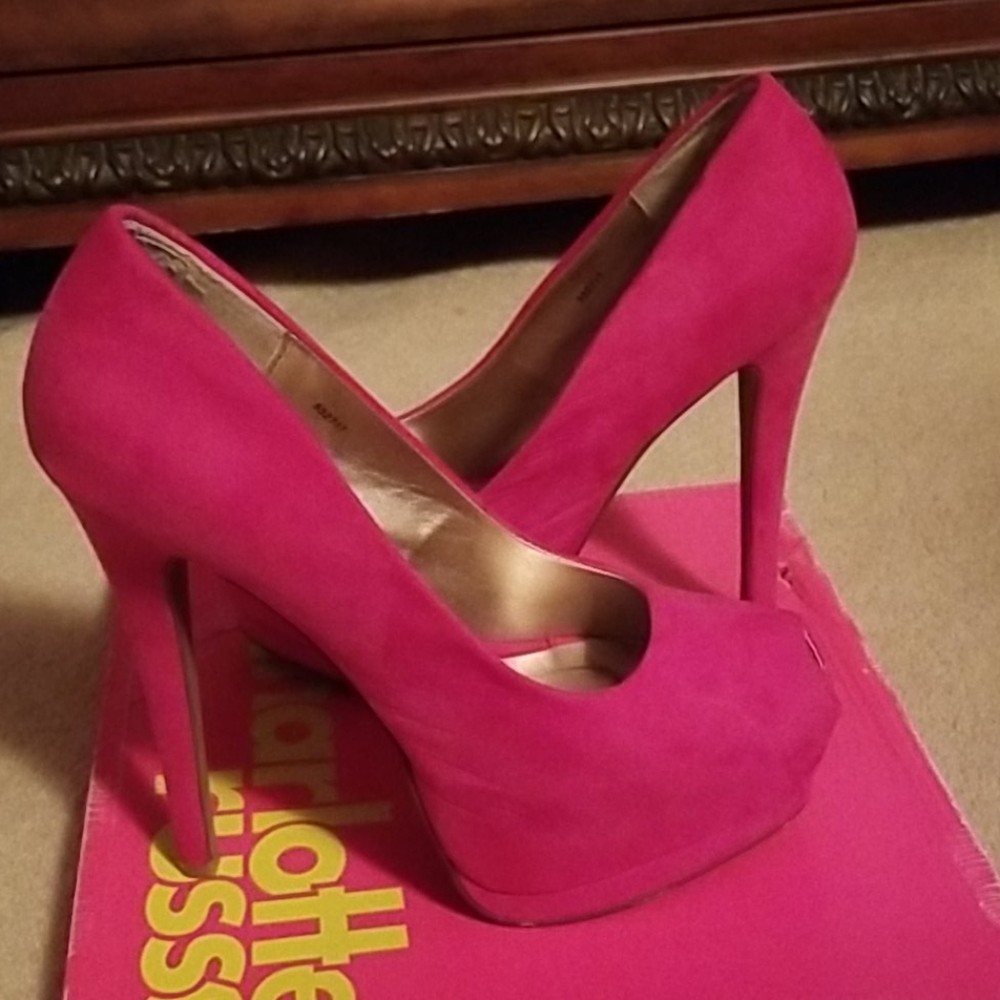 Heels - Picture 2 of 4